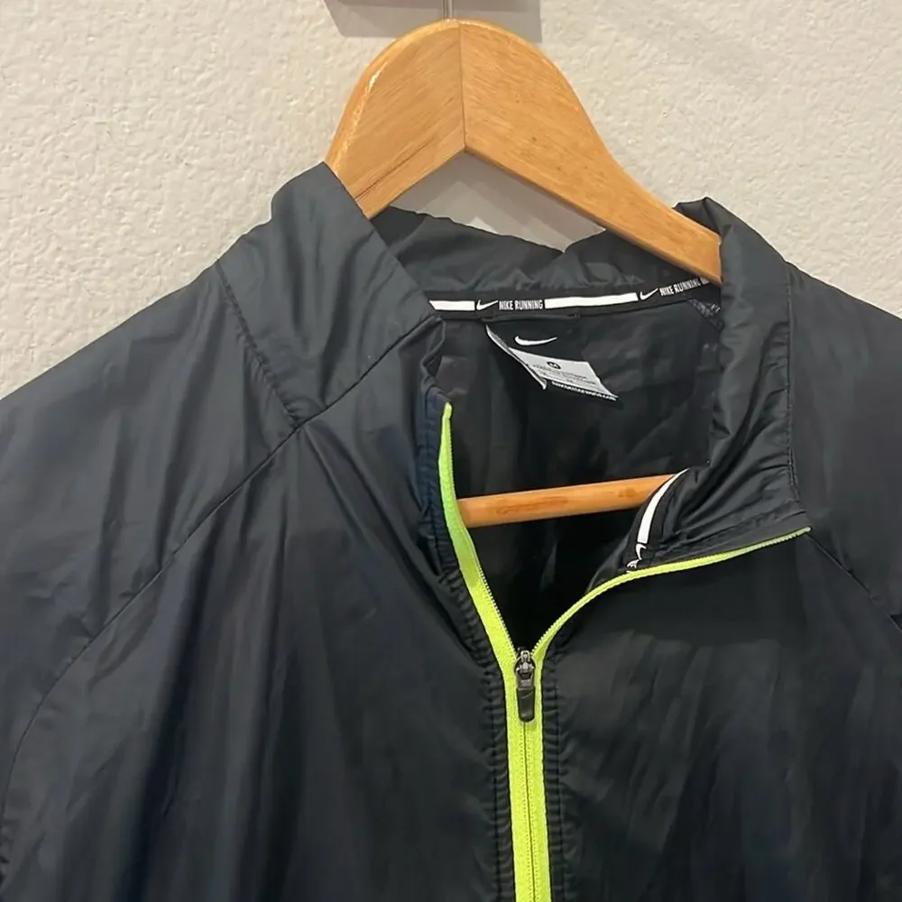 Nike Lightweight Slick Rain‎ Jacket | Adult Medium